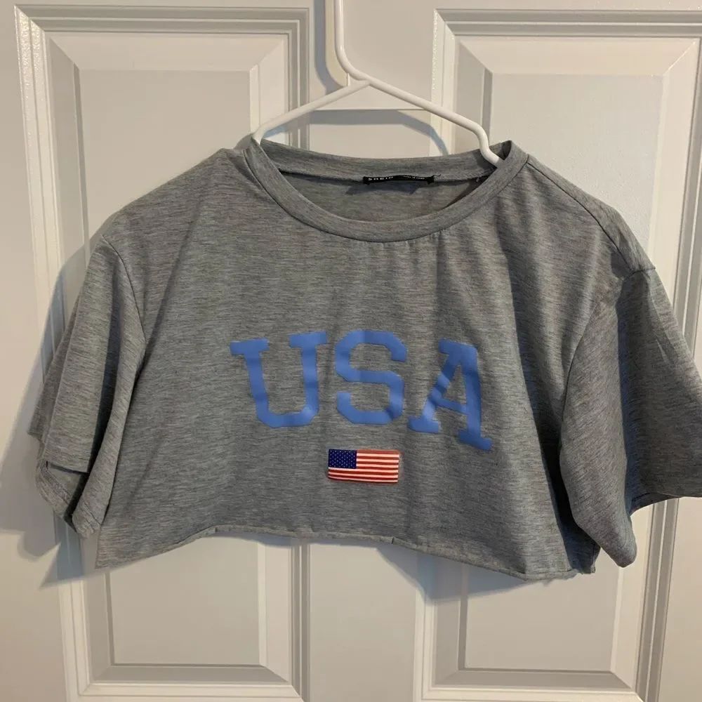 SHEIN Size Small Gray USA Cropped Tee